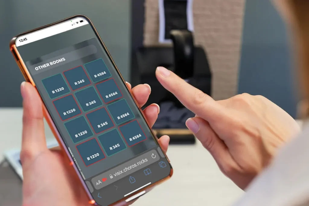 Visix Choros space booking – reserve a meeting room via QR code on your phone