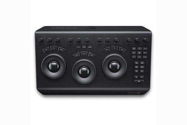 Blackmagic Design DaVinci Resolve Micro Panel with Resolve Studio Software - DV/RES/BBPNLMIC Production Blackmagic Design