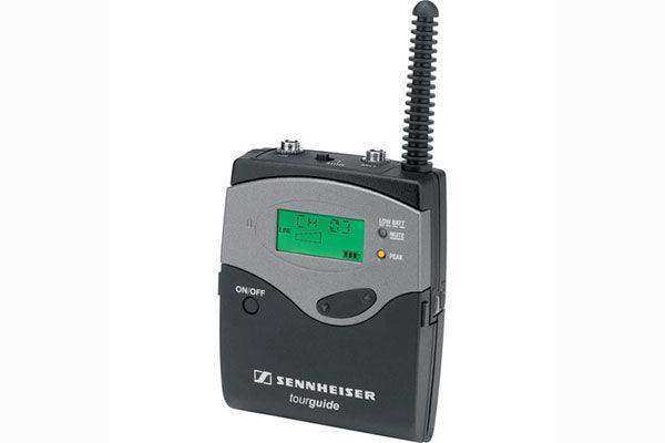 Sennheiser SK 2020-D-US Six channel bodypack transmitter with audio and microphone input and BA2015 rechargeable battery (926-928 MHz) - 500549 Microphones Sennheiser