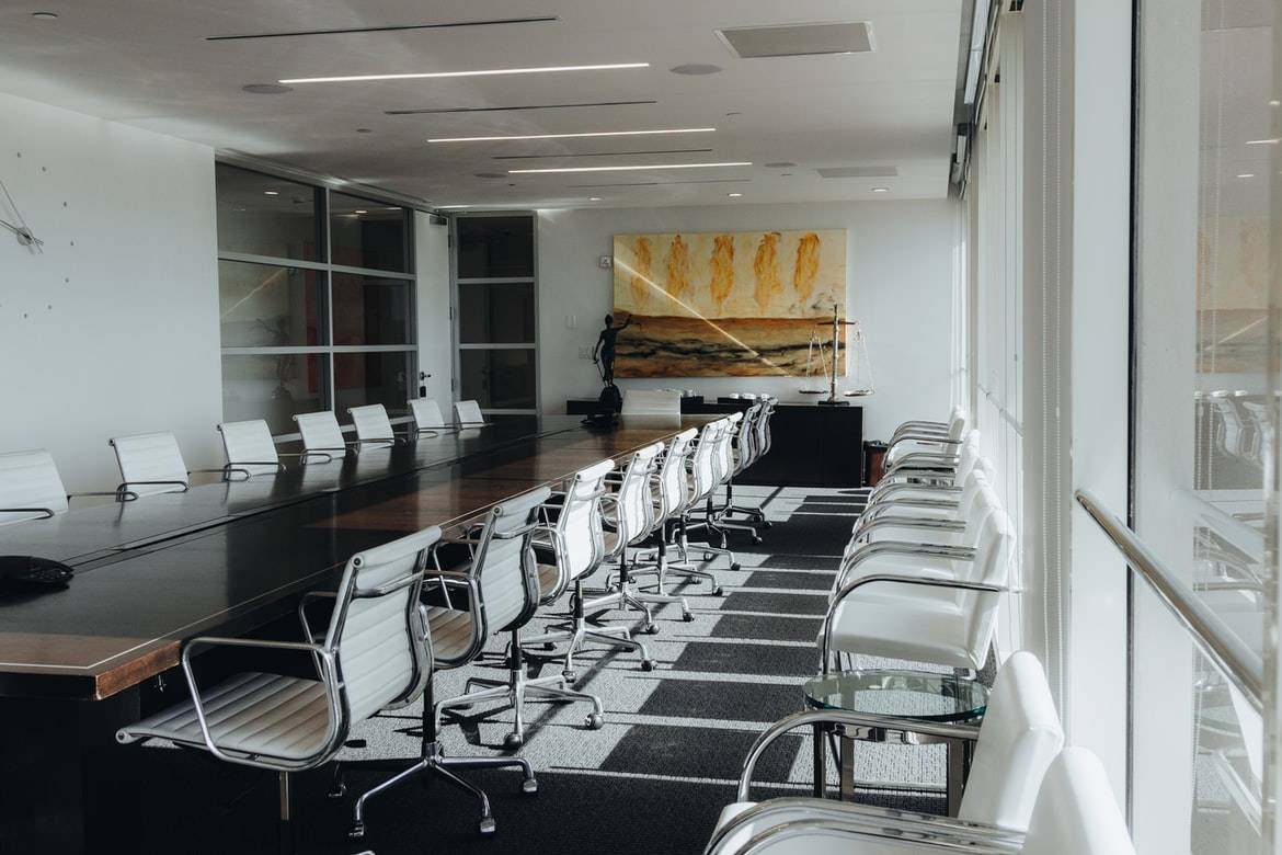 8 MEETING ROOM LAYOUTS FOR EFFECTIVE TEAM COLLABORATION